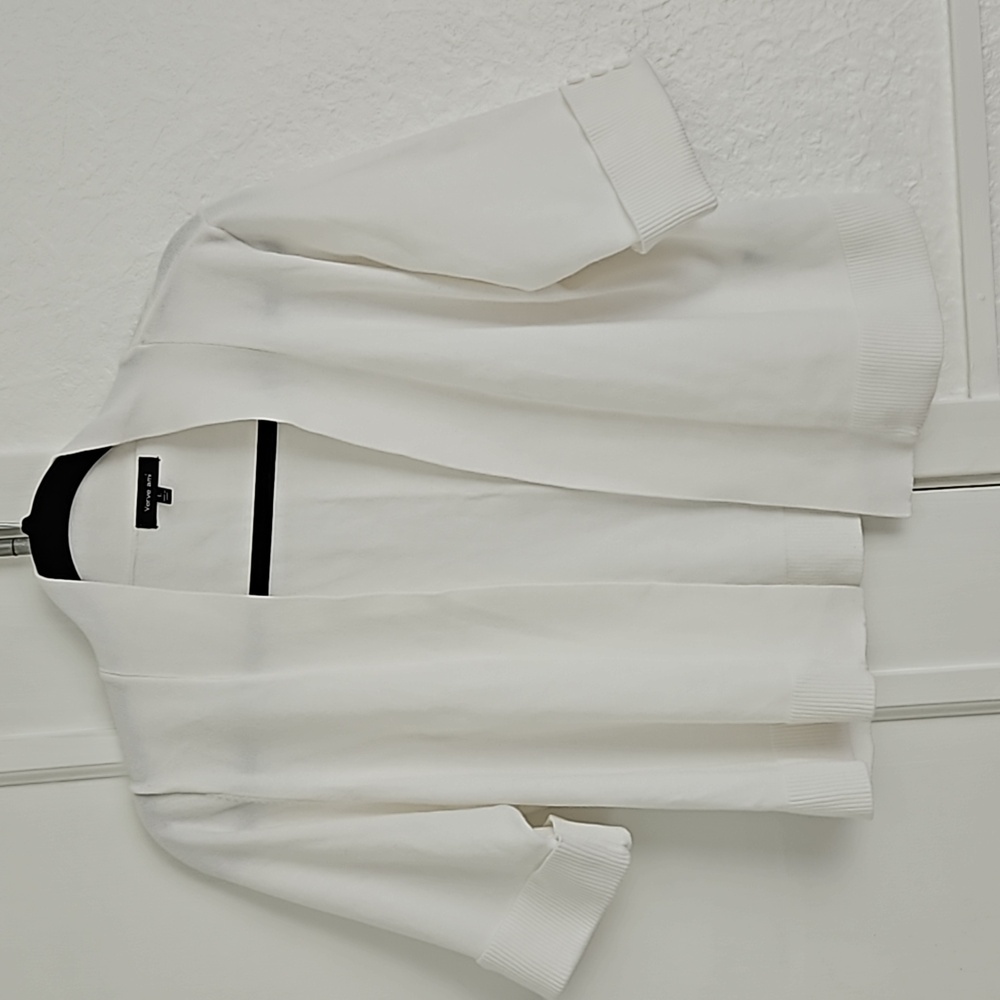 Verve ami open shrug white knit large shirt cuffed sleeves